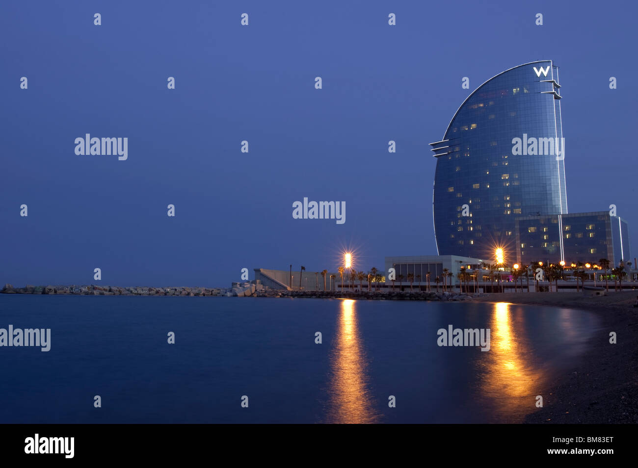 Vista del lussuoso Hotel W nella costa di Barcellona Foto Stock