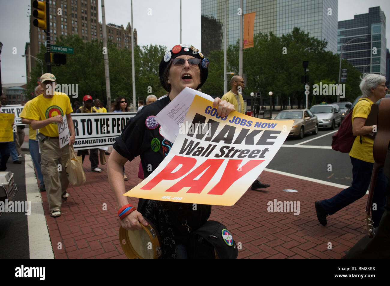 Membri del New Jersey gruppi comunitari di rally e marzo a Newark, New Jersey contro bank pignoramenti Foto Stock