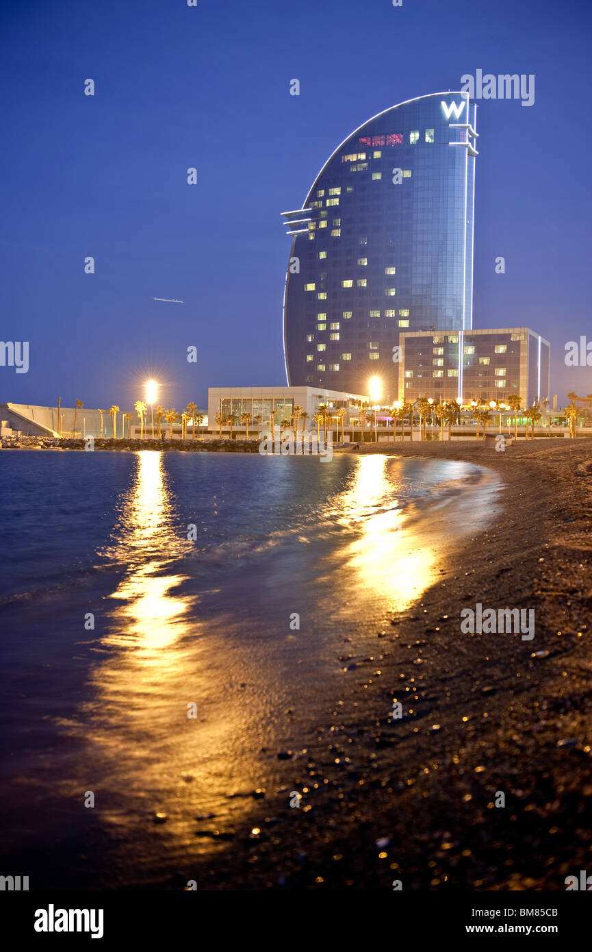 Vista del lussuoso Hotel W nella costa di Barcellona Foto Stock