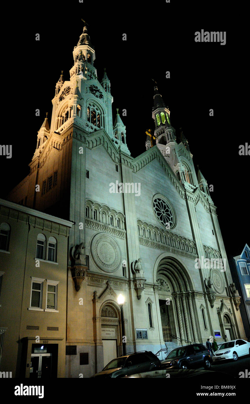 Santi Pietro e Paolo Cattedrale di notte. San Francisco, California, Stati Uniti d'America. Foto Stock