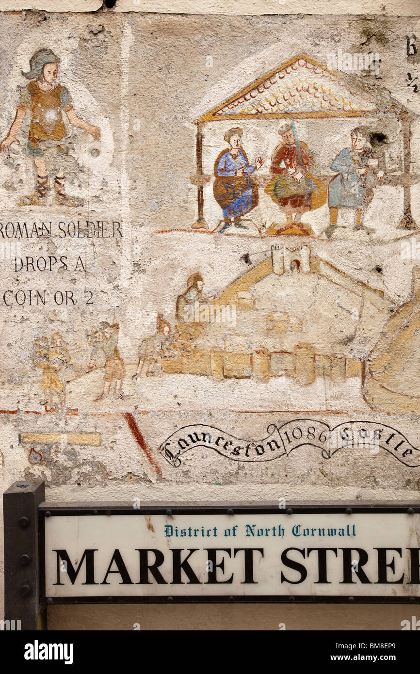 Regno Unito, Inghilterra, Cornwall, Launceston, Market Street, storia locale murale, che mostra le origini del castello Foto Stock