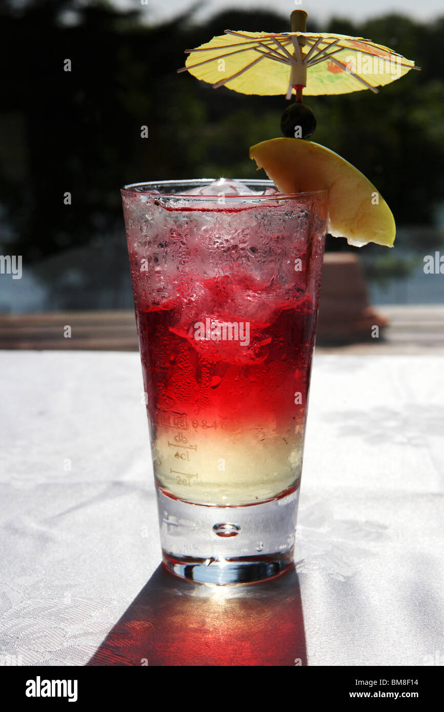 Un rinfrescante cocktail estivi Foto Stock