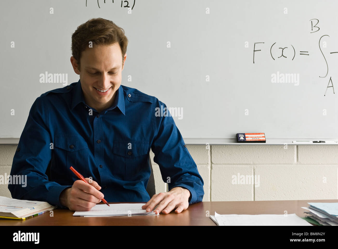 Insegnante compiti di marcatura Foto Stock