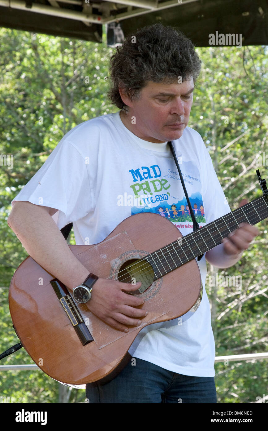 Irish Folk cantante e cantautore Giovanni Spillane, Killarney, Irlanda Foto Stock