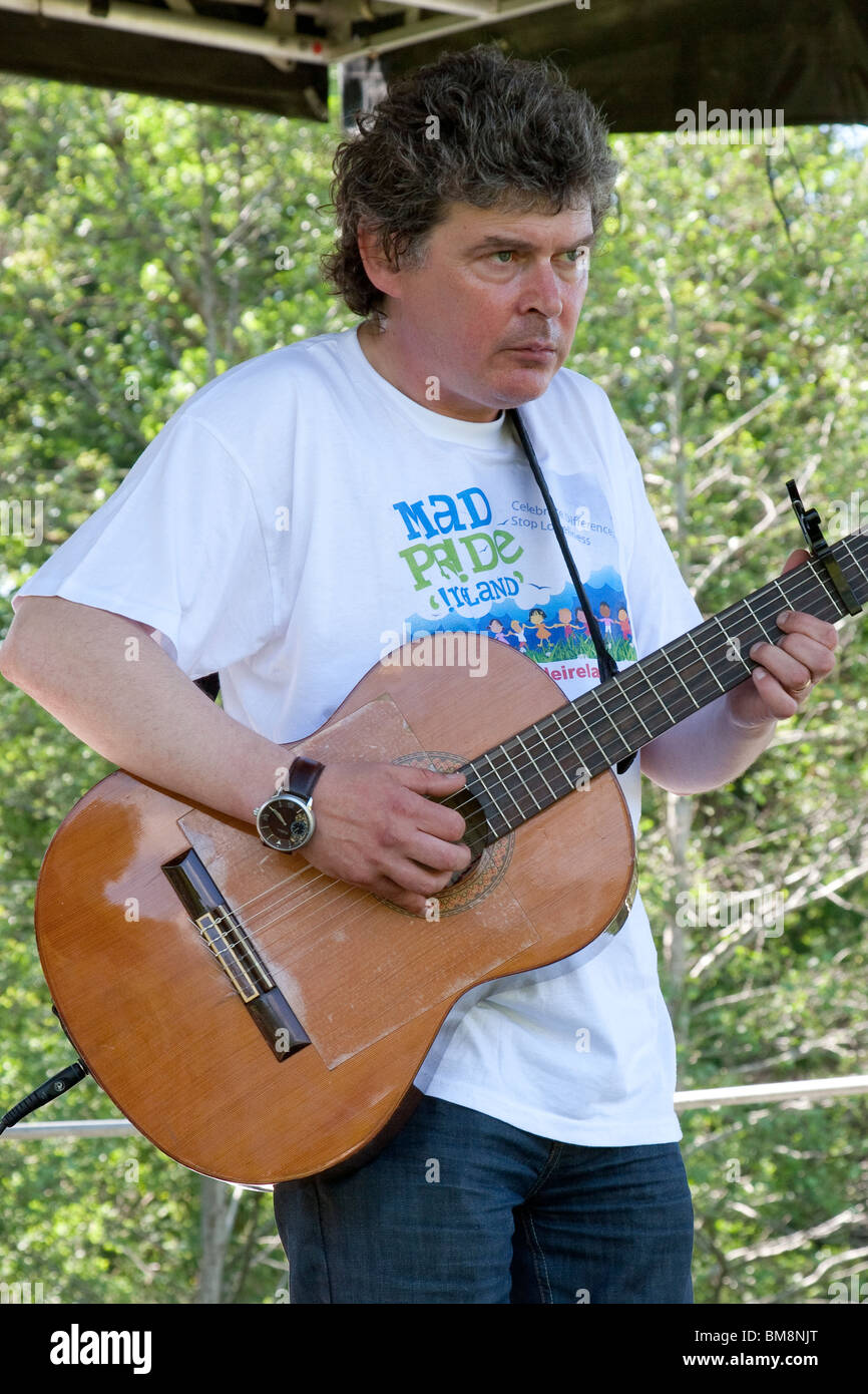 Irish Folk cantante e cantautore Giovanni Spillane, Killarney, Irlanda Foto Stock