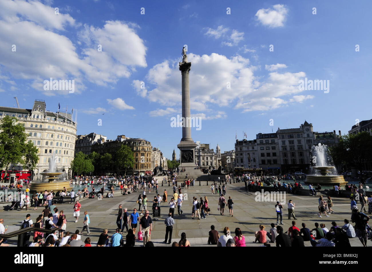 Trafalgar Square e Nelson's Colonna, London, England, Regno Unito Foto Stock