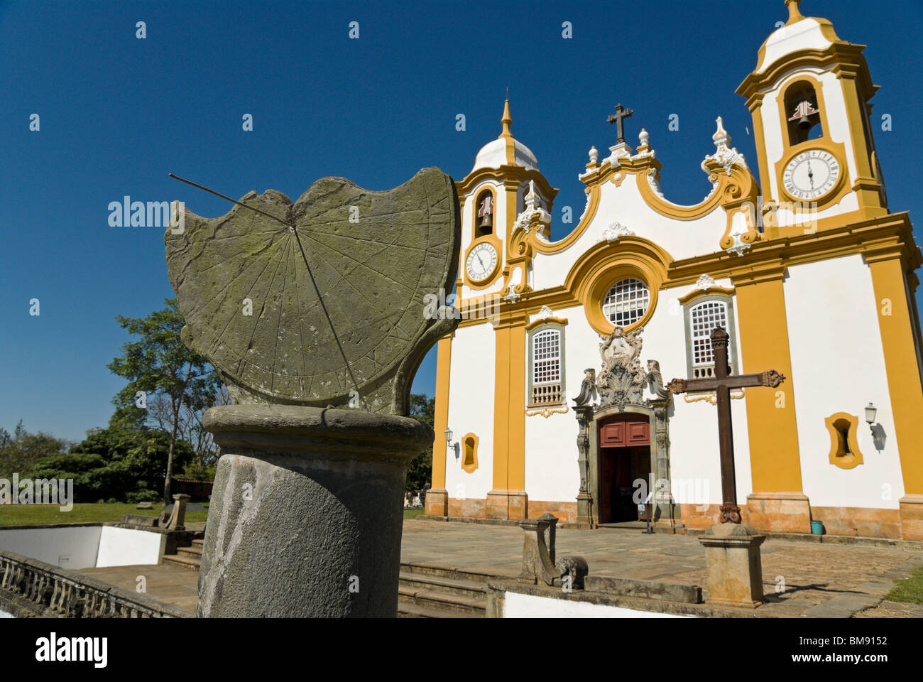 Meridiana dal Matriz de Santo Antônio la chiesa, in Tiradentes. Minas Gerais, Brasile. Foto Stock