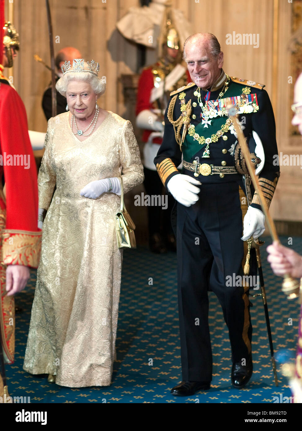 La Gran Bretagna è la Regina Elisabetta II alla apertura della condizione del Parlamento presso il Palazzo di Westminster a Londra centrale Foto Stock