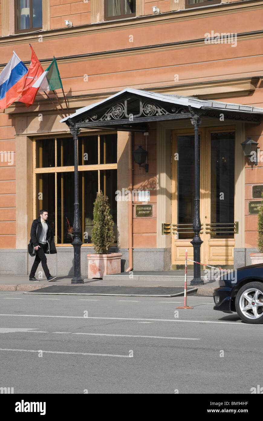 Ingresso principale della famosa Saint Petersburg hotel Angleterre Foto Stock