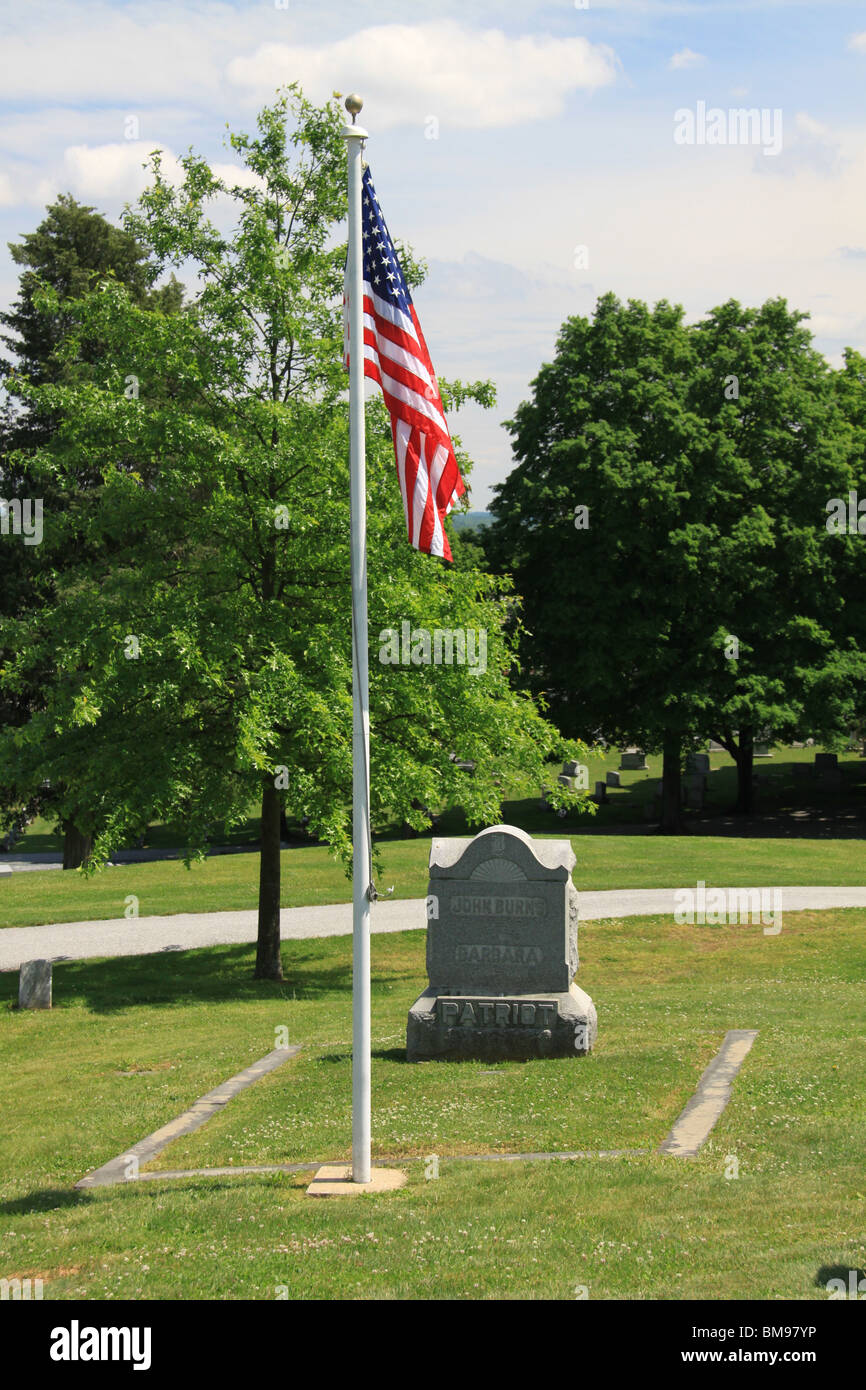 Tomba del patriota John Burns, difensore civile durante la battaglia di Gettysburg. Foto Stock