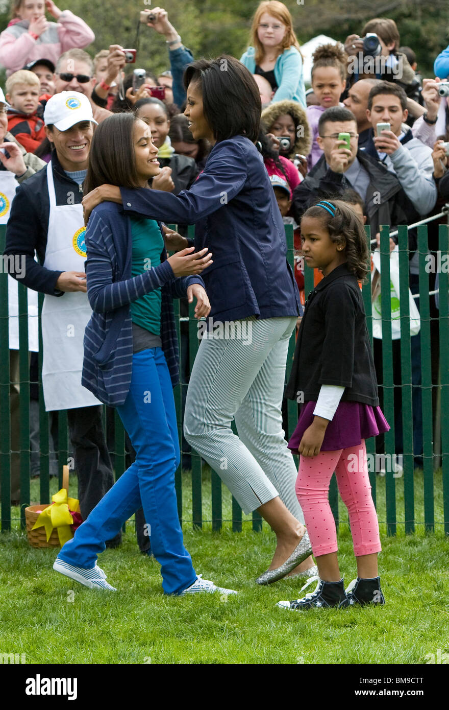 Michelle Obama e le figlie Sasha e Malia al White House Easter Egg Roll. Foto Stock