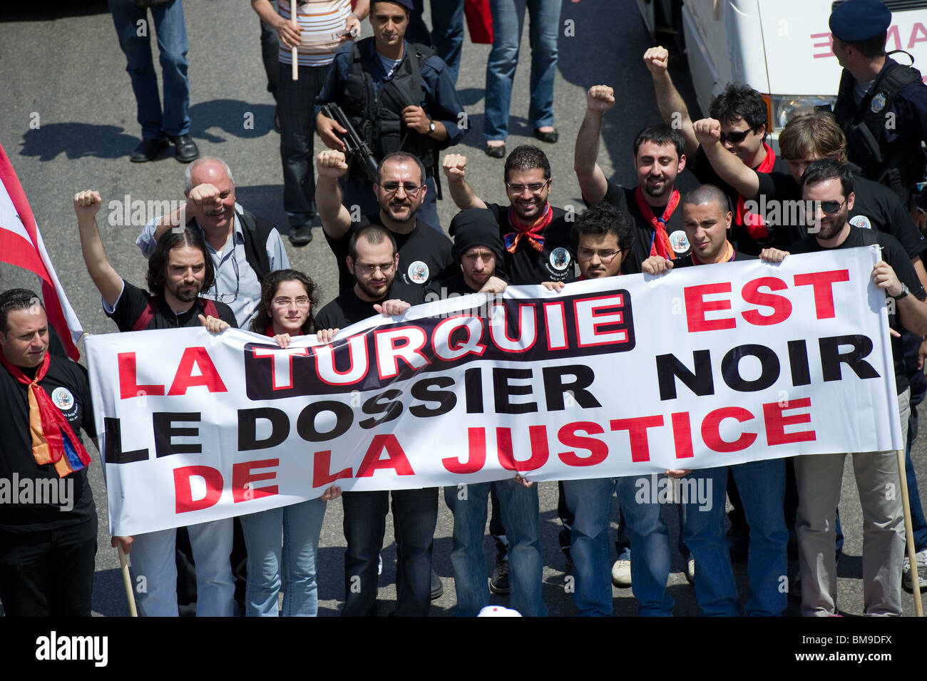 Il 24 aprile migliaia di persone per protestare contro il genocidio negazione Foto Stock