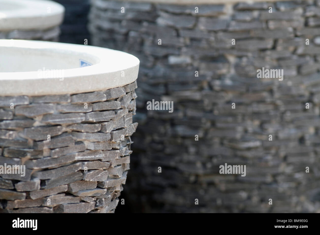 Piastrellate vaso contenitore per piante Brookfields Centro giardino, Nottingham Foto Stock