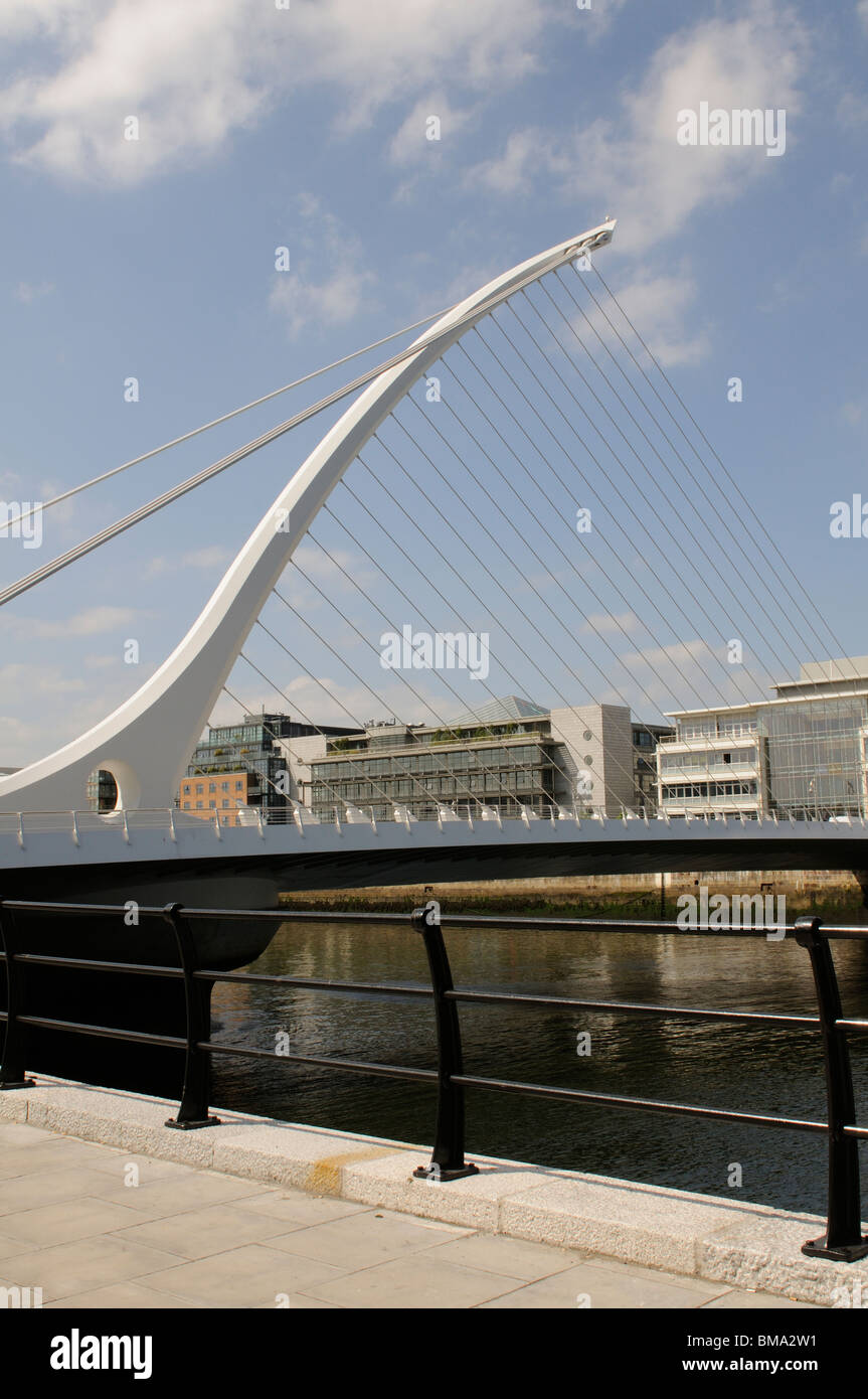 Samual Beckett ponte sopra il fiume Liffey nel Docklands area di sviluppo del centro di Dublino Irlanda Foto Stock