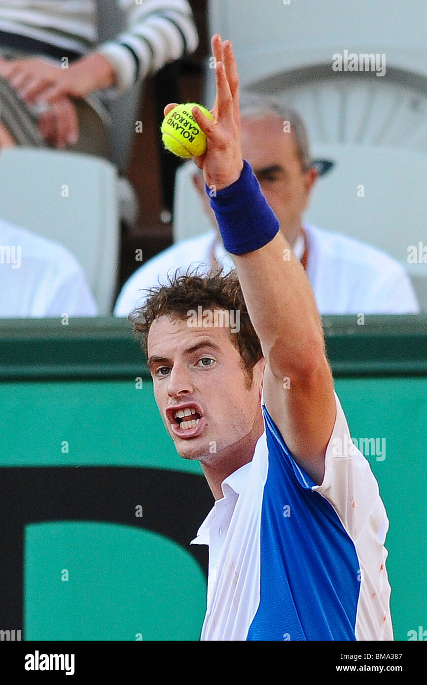 Andy Murray (GBR) competono al 2010 francesi aperti Foto Stock