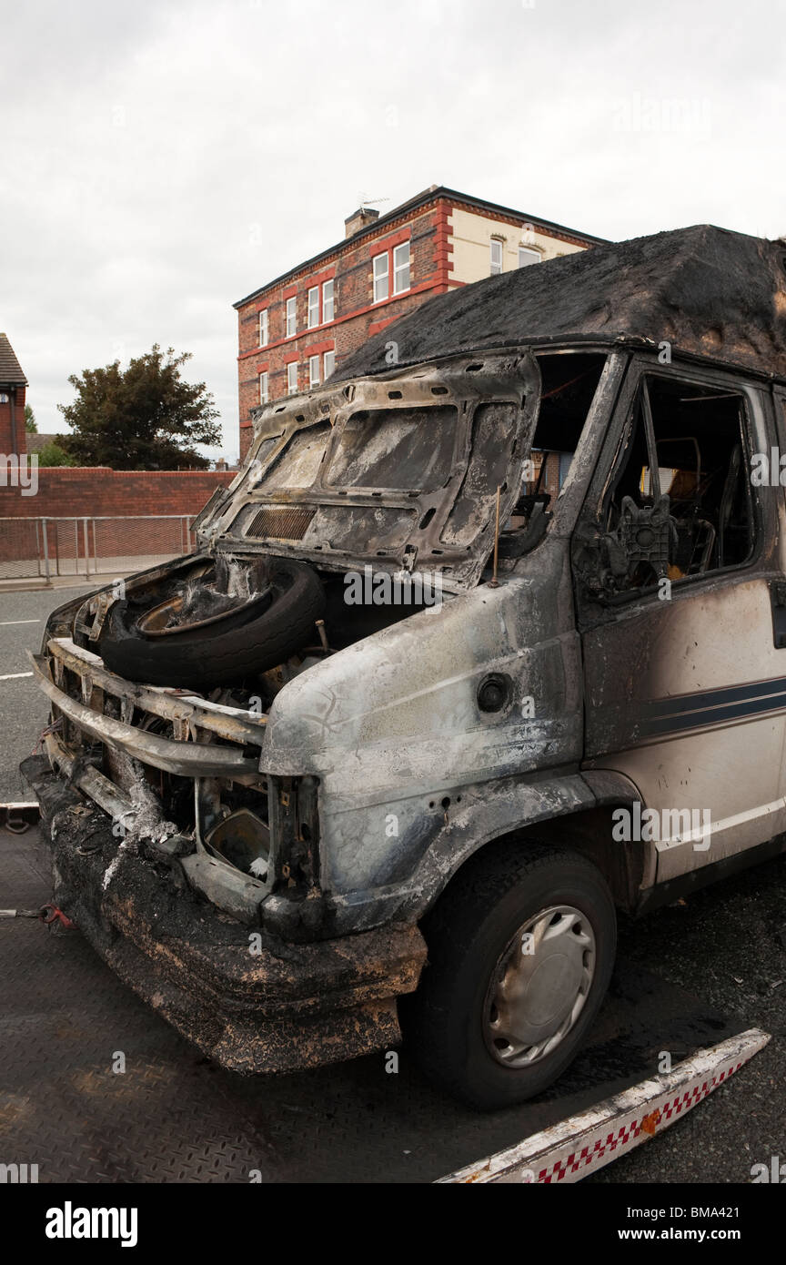 Camper bruciato dopo il motore Fire Foto Stock