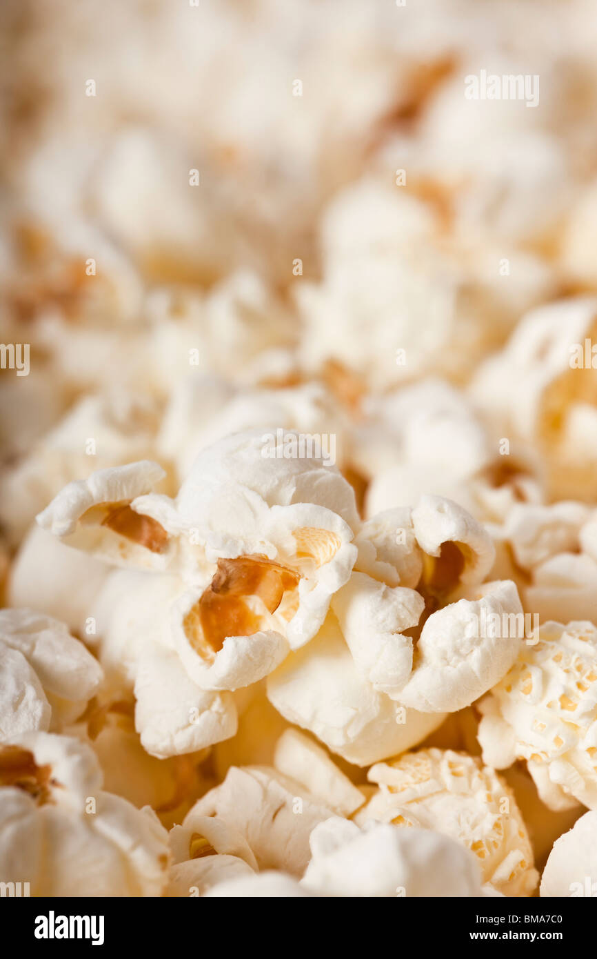 Close-up di popcorn fresco - messa a fuoco selettiva Foto Stock