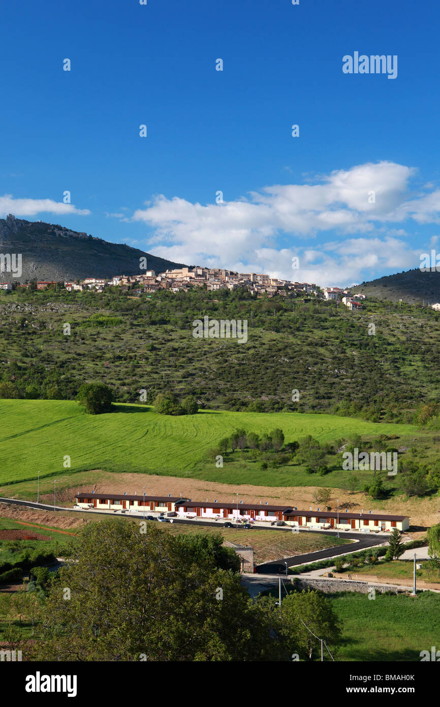 Una vista di Castlevecchio,l'Abruzzo da Carapelle Calvisio Foto Stock