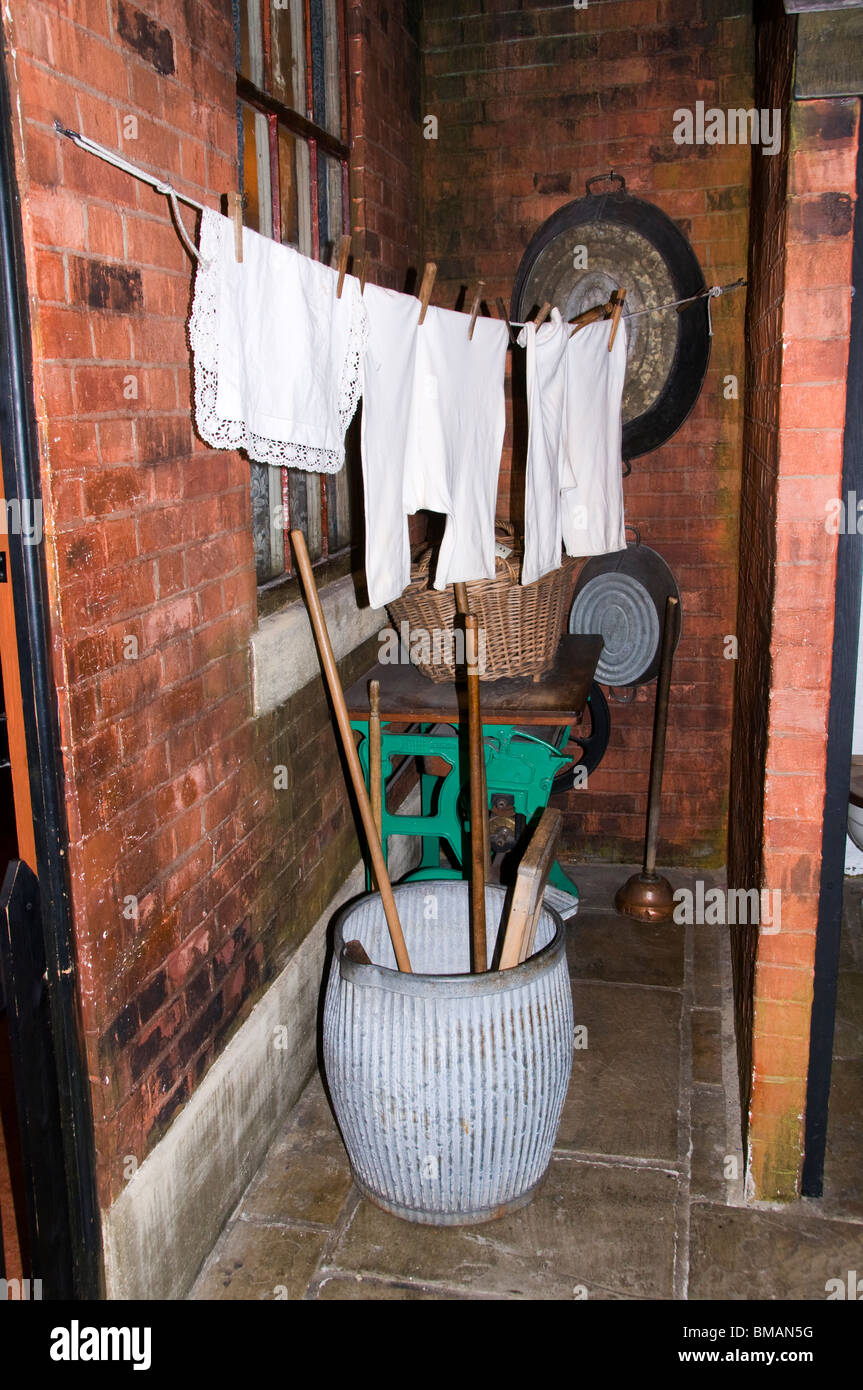 Rappresentazione del cortile di un inizio del XX secolo la classe di lavoro home, Portland Basin Museum, Ashton Under Lyne Foto Stock