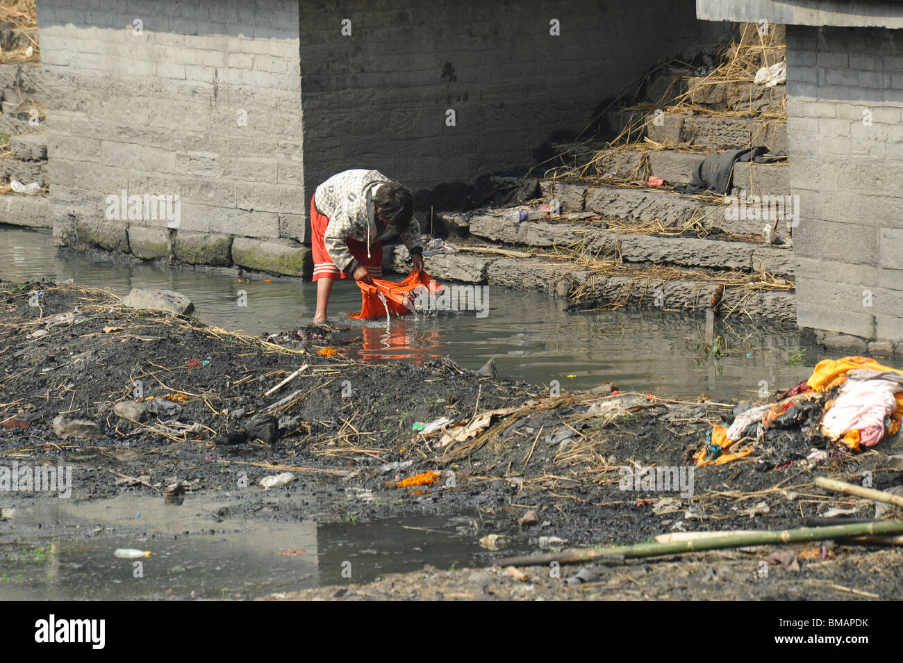 Tempio di Pashupatinath, sacro fiume Bagmati , Kathmandu, Nepal Foto Stock