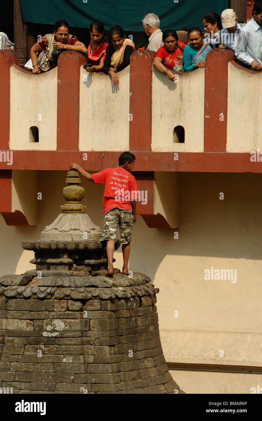 Tempio di Pashupatinath, sacro fiume Bagmati , Kathmandu, Nepal Foto Stock