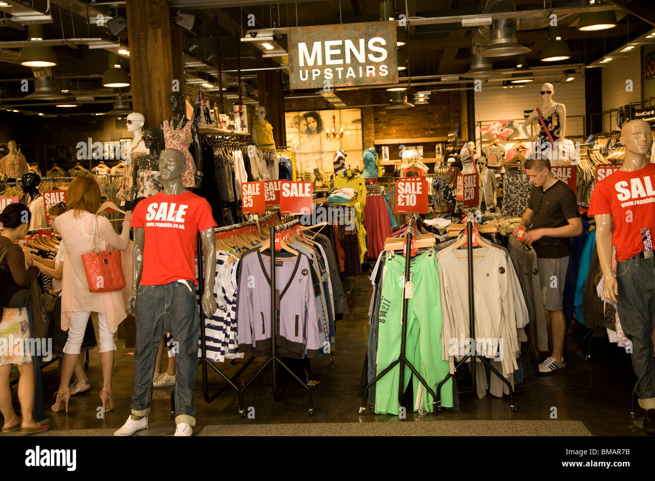 Repubblica abbigliamento sale