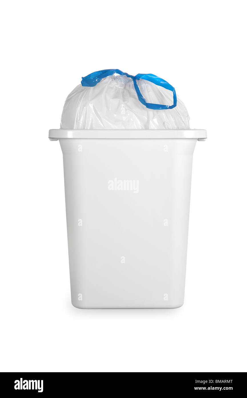 Un white trash can con un intero sacco dei rifiuti di plastica legata con un blu richiamare band. Foto Stock