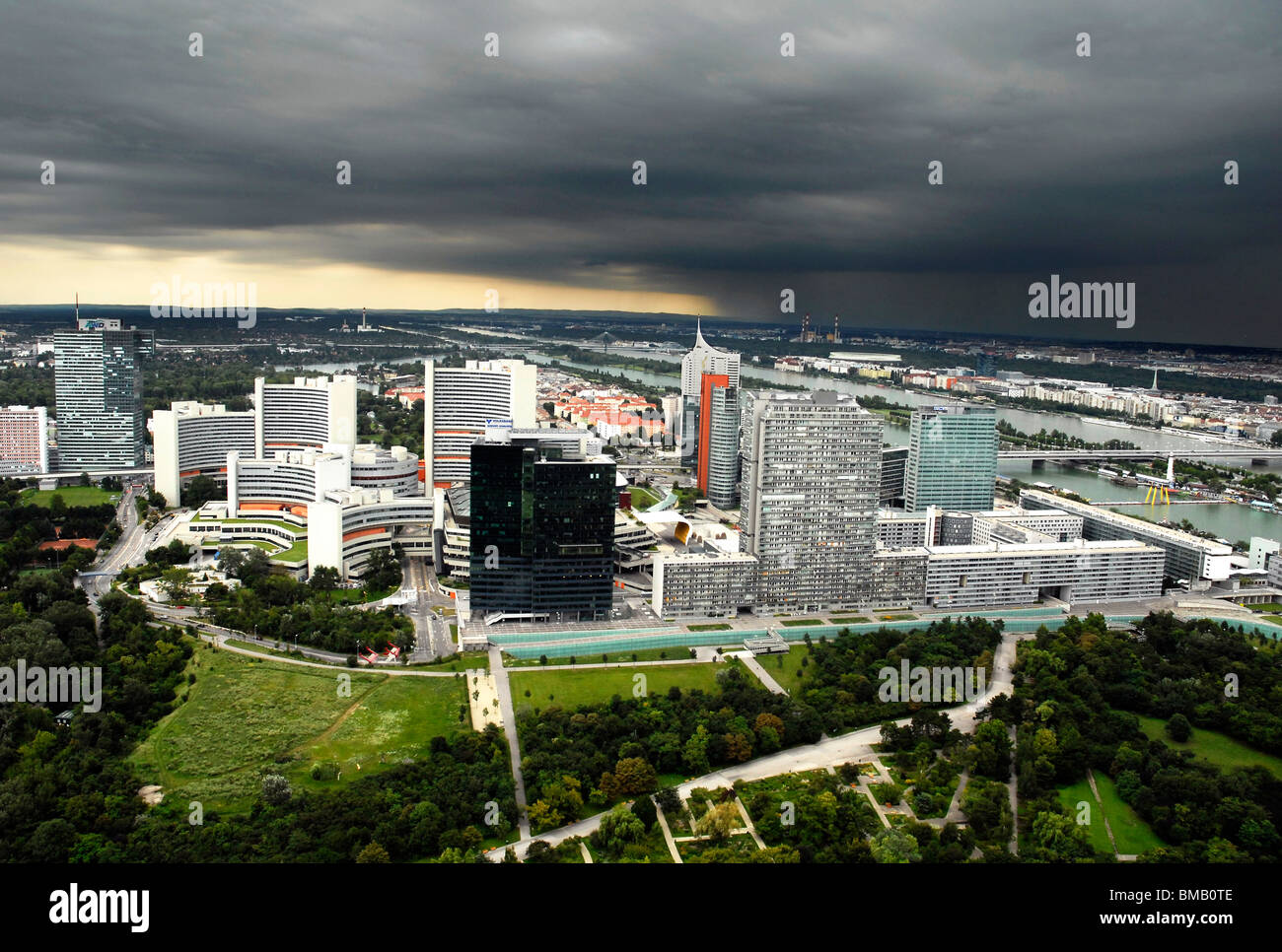 La città dell'ONU a Vienna - la terza più grande nazione unita complesso per uffici in tutto il mondo. Foto Stock