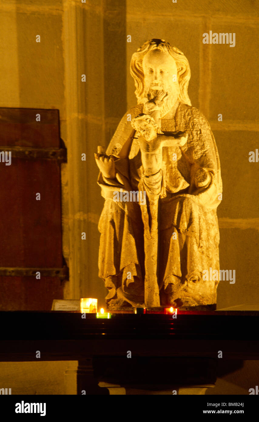 Carcassonne Francia Linguadoca-Rossiglione Cattedrale di Carcassonne statua Foto Stock