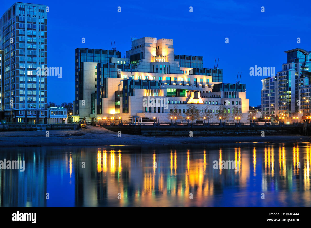 Secret Intelligence Service (SIS) MI6 Edificio, Vauxhall Cross, London, Regno Unito Foto Stock