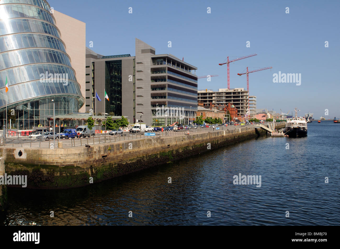 Il centro di convenzione di Dublino in Irlanda e PricewaterHouseCooper edificio sulla Spencer Dock in Dublin Docklands di zona Foto Stock