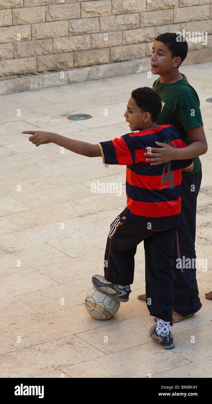 I giocatori di calcio, il Cairo, Egitto. Foto Stock
