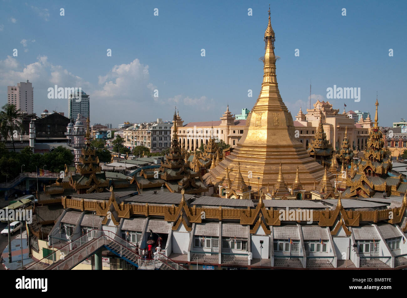 Myanmar. La Birmania. Yangon. Sule Pagoda Foto Stock