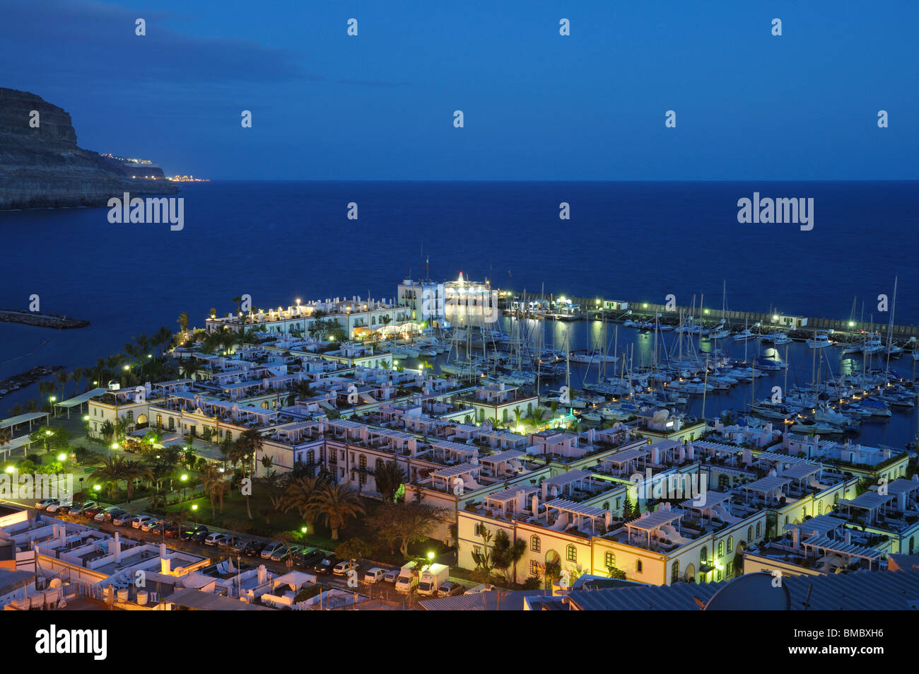 Puerto de Mogan di notte, Grand Isola Canarie, Spagna Foto Stock