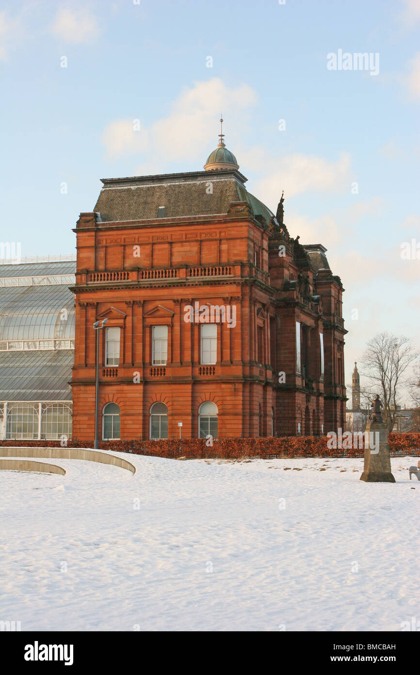 Il Palazzo del Popolo e giardini invernali in Glasgow Foto Stock