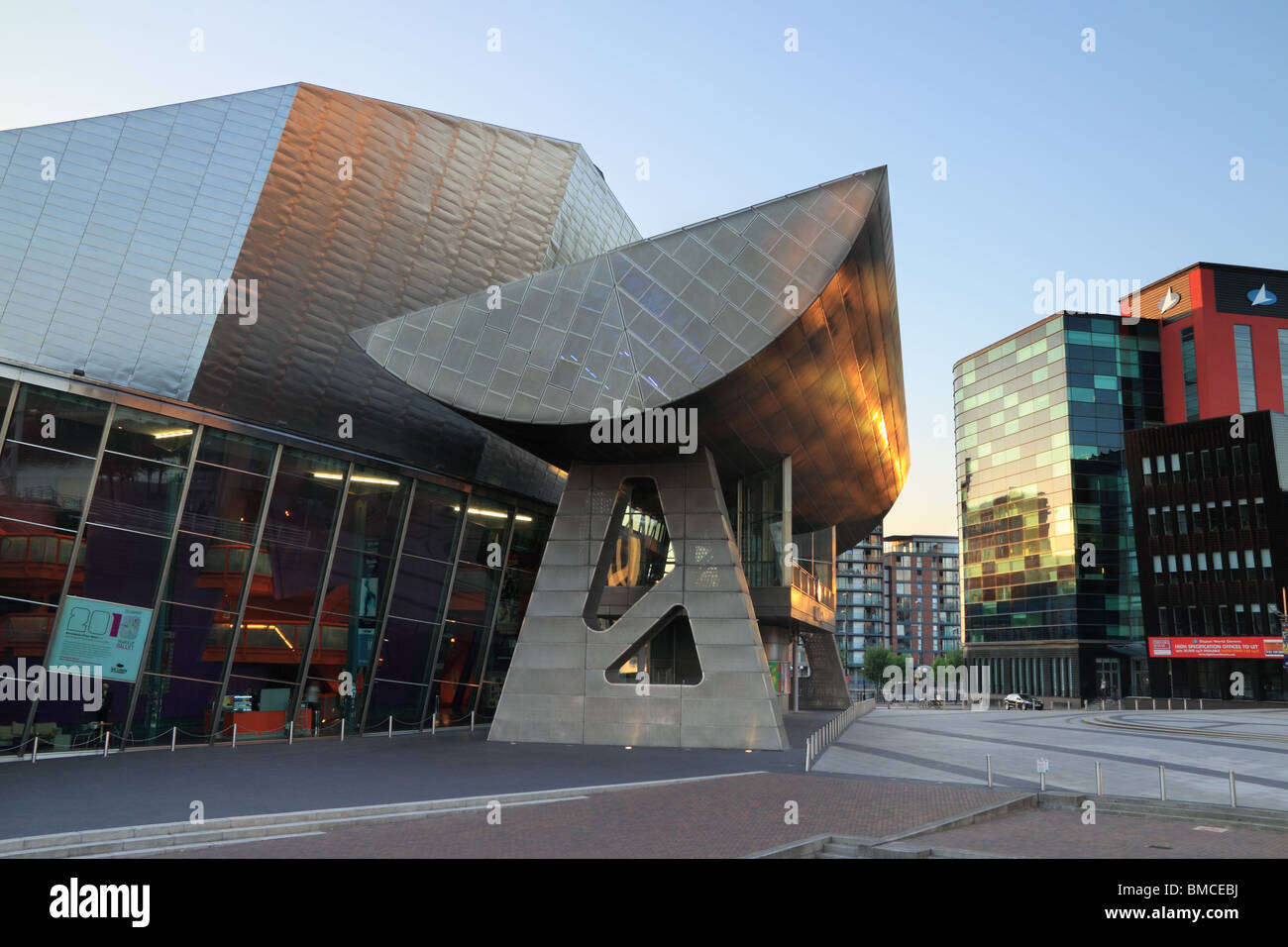 La galleria di Lowry e il teatro a Salford Quay, Greater Manchester, Inghilterra nordoccidentale Foto Stock