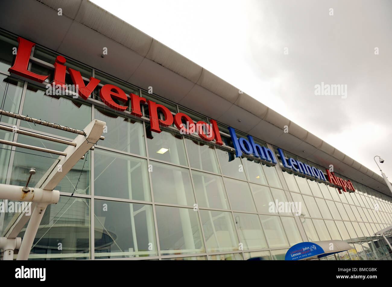 L'Aeroporto John Lennon di Liverpool segno Foto Stock