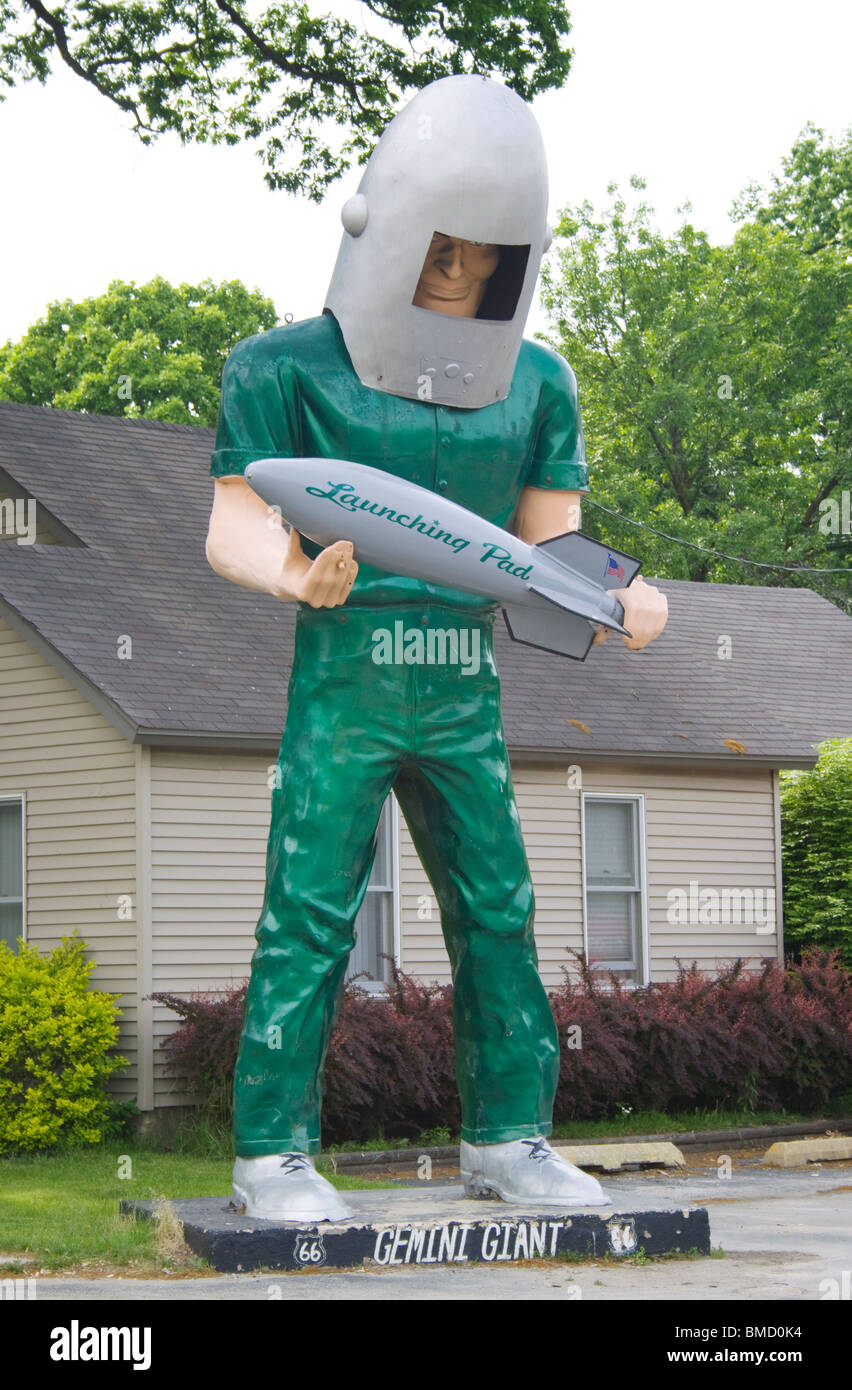 Il Gigante Gemini fuori il trampolino di lancio diner sul percorso 66 in Wilmington Illinois Foto Stock