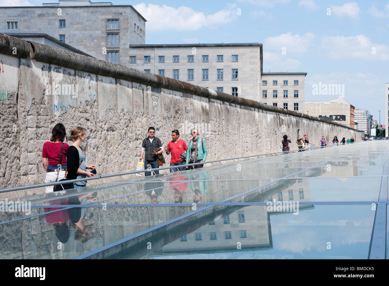 Nuovo Centro espositivo Topographie des terrori il sito della Gestapo ex sede della polizia a Berlino Germania Foto Stock
