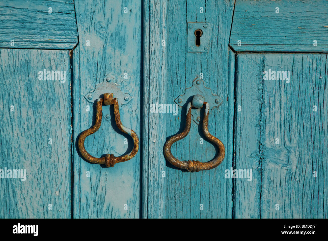 Rustico porta blu battenti Foto Stock