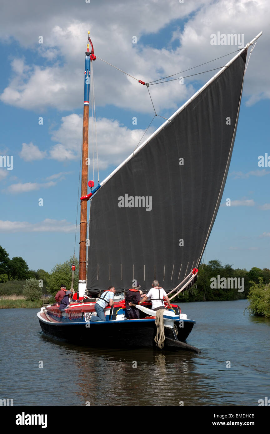 Storico di trading di Norfolk wherry Albion sul fiume Bure, Broads National Park Foto Stock