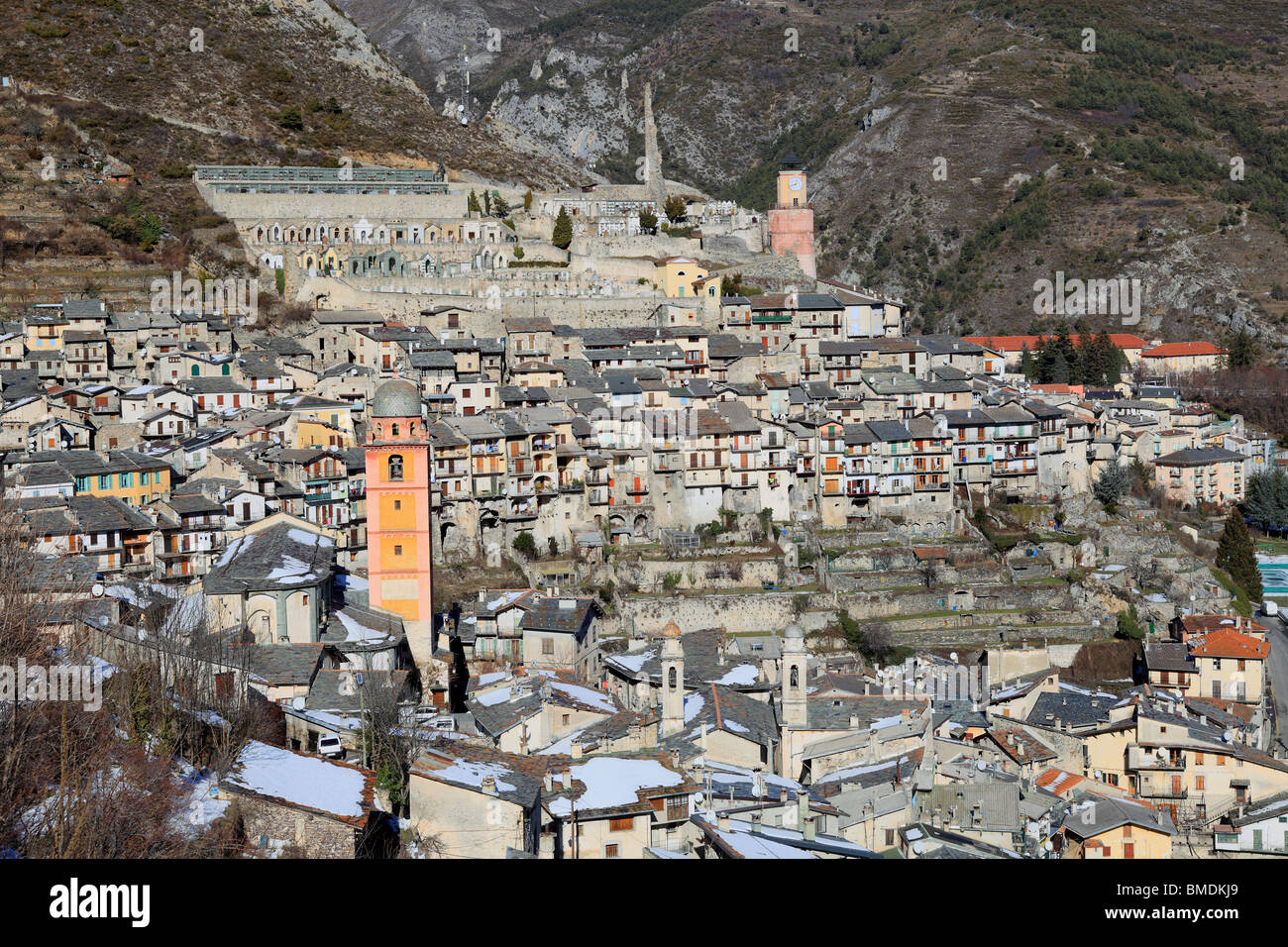 Il pittoresco villaggio di campagna delle Alpi Marittime nel parco nazionale del Mercantour Foto Stock