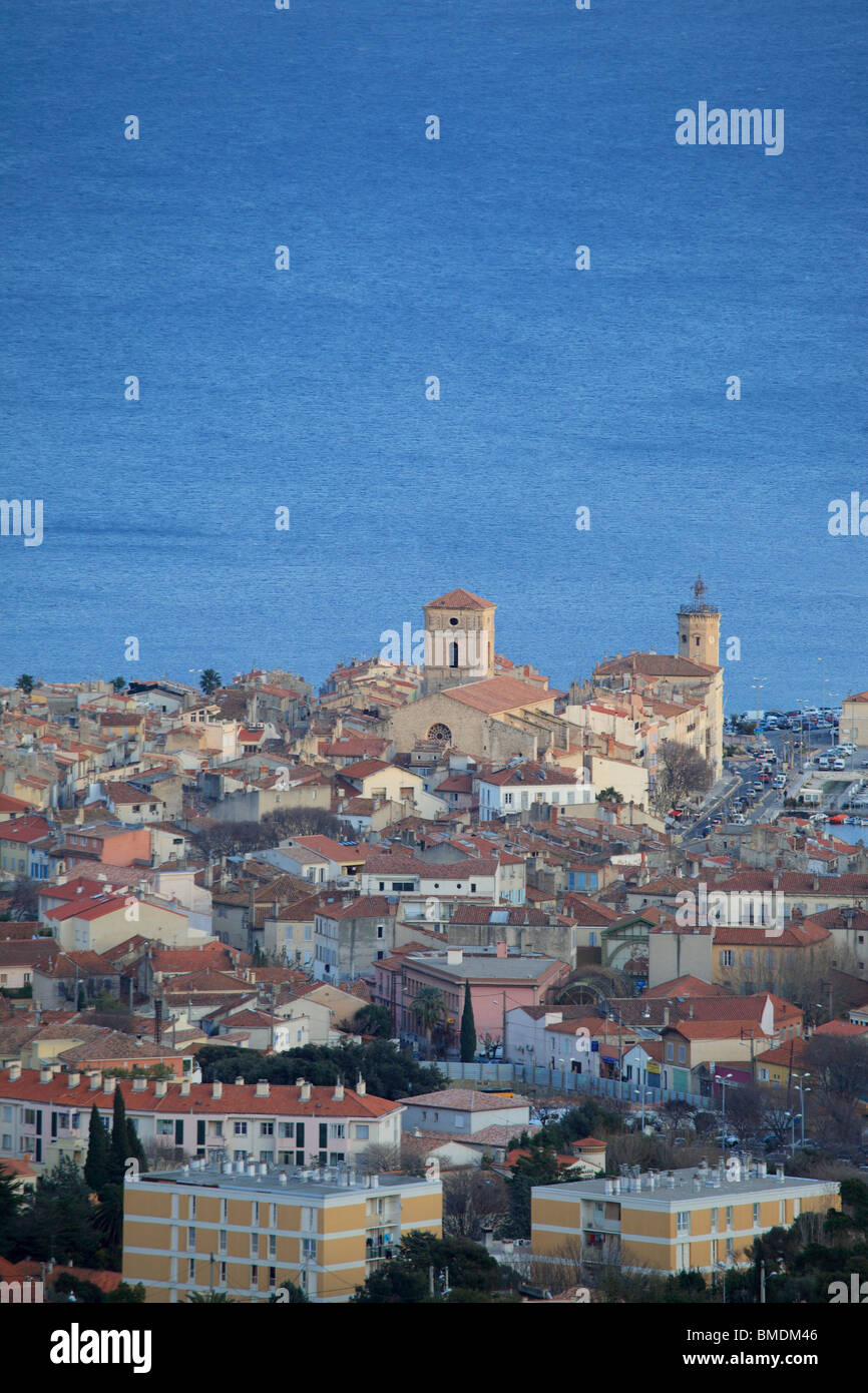 Panoramica della città costiera di La Ciotat vicino a Marsiglia Foto Stock