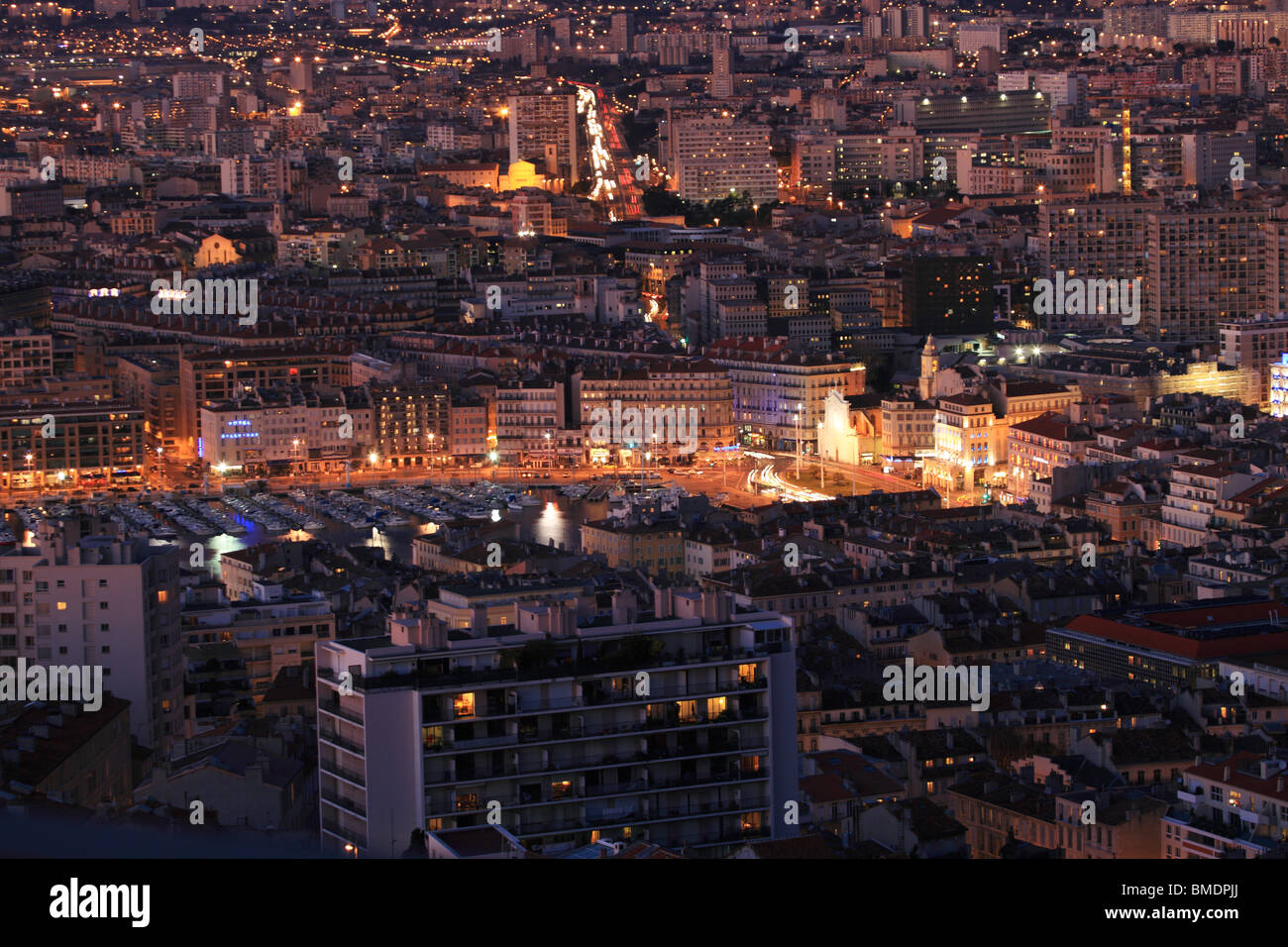 Panoramica della città di Marsiglia a notte Foto Stock