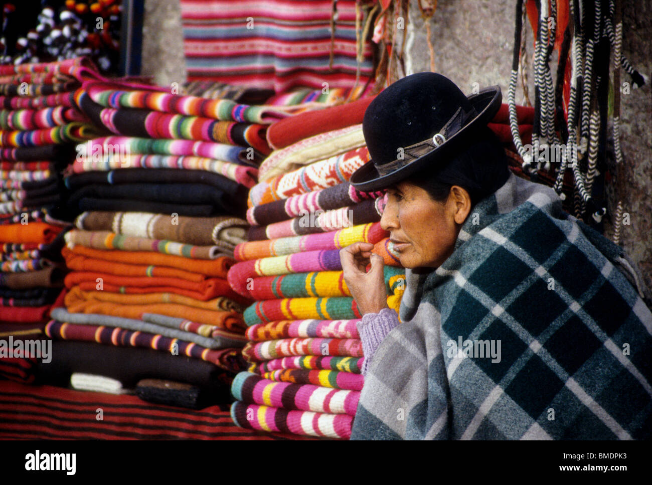 Persone ragazza abiti tradizionali Ecuador Ecuador abito vestito Foto Stock