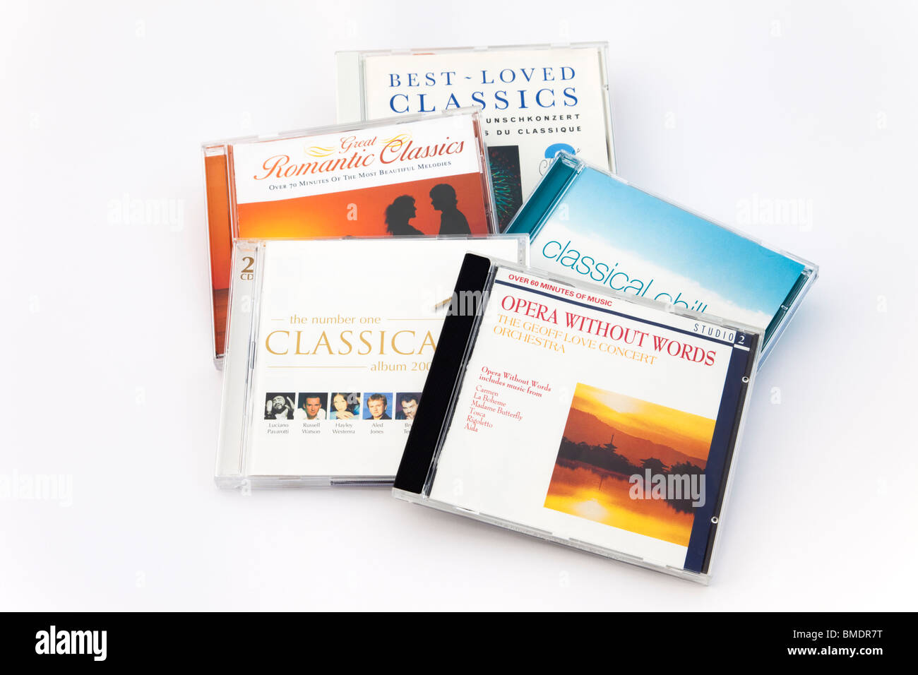 Studio ancora in vita. Cd di musica classica isolato su uno sfondo bianco  Foto stock - Alamy