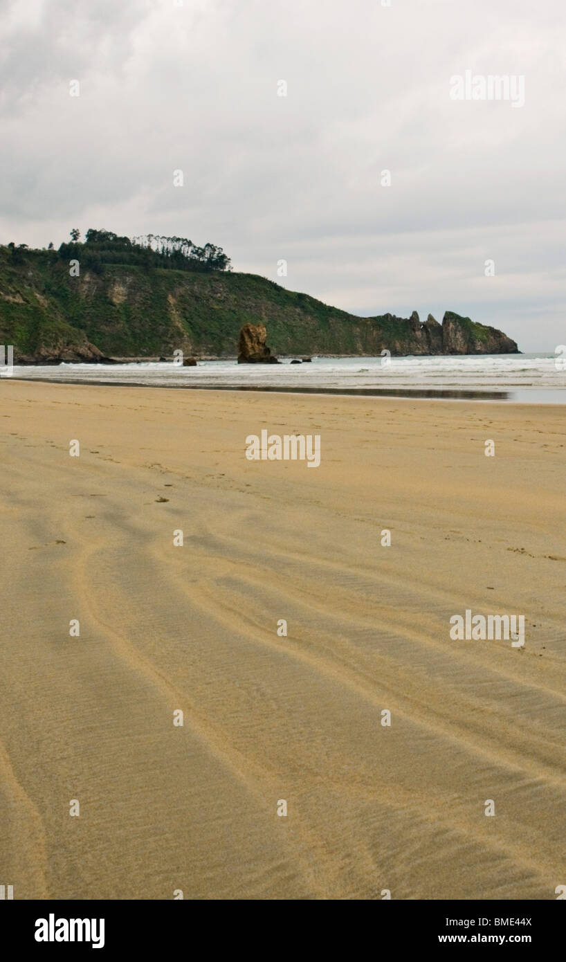 " Las Aguilas' spiaggia nelle Asturie, Spagna Foto Stock