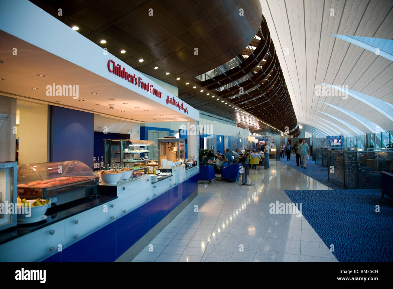 Emirates Airline partenza business class lounge Foto Stock