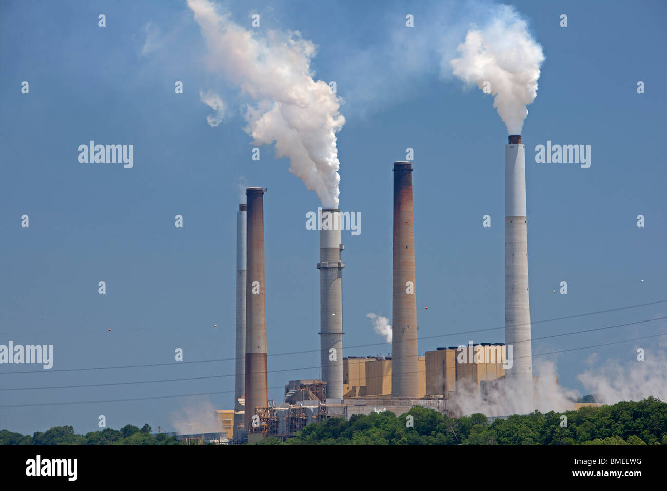 Gand, Kentucky - Il Ghent stazione di generazione, un impianto alimentato a carbone sul Fiume Ohio azionato da Kentucky Utility. Foto Stock