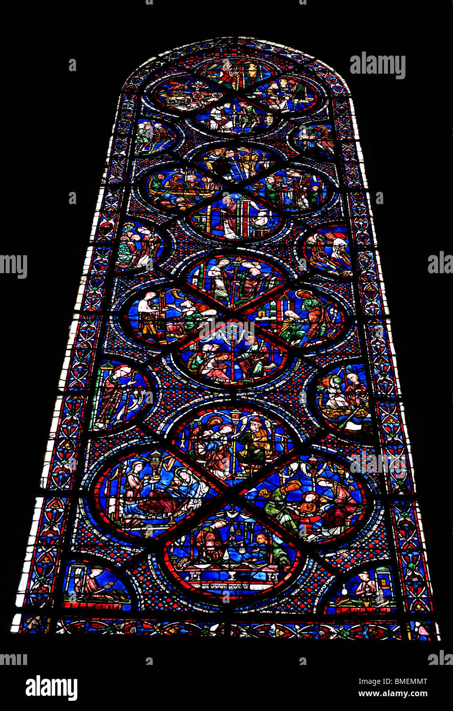 Finestra di vetro colorato la cattedrale di Chartres Chartres, Francia Foto Stock